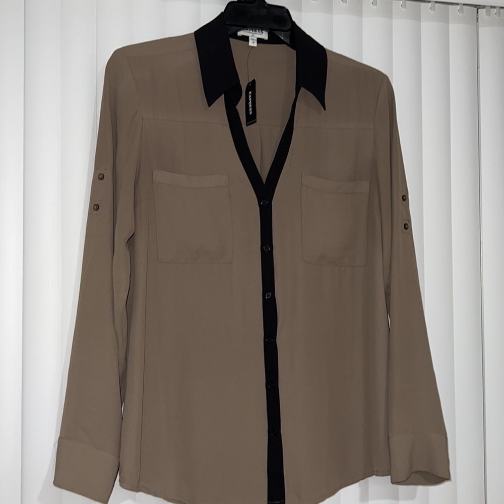 Nwt Express Button Down Top - image 3